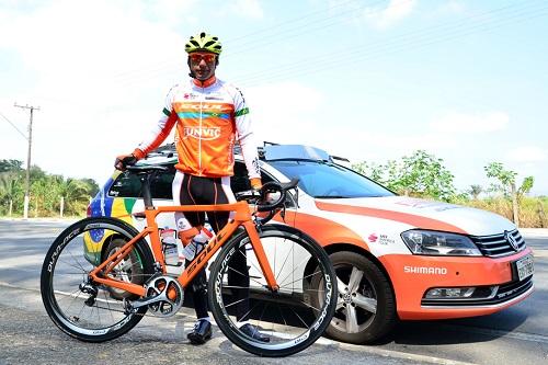 Chamorro e sua bike para o Mundial / Foto: Divulgação